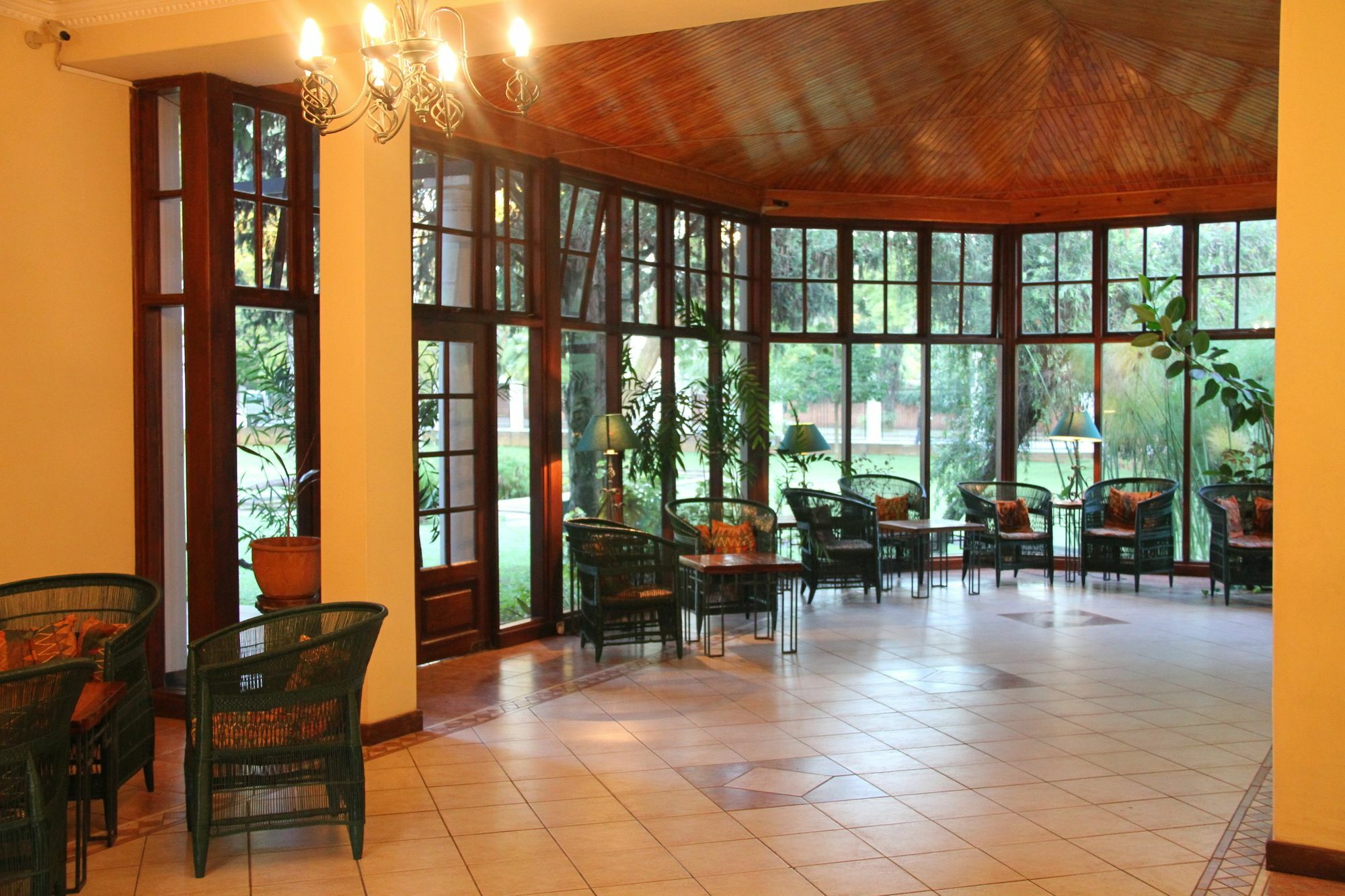 Bronte Hotel Хараре Экстерьер фото